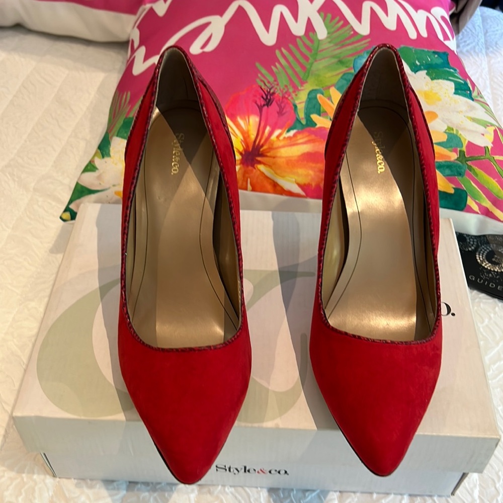Style & Co. Red suede pumps size 8